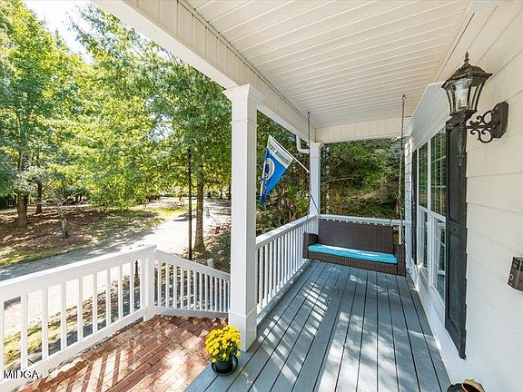 5th image of 323 Whistler Park Ln