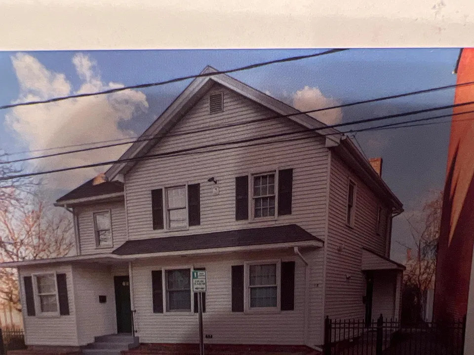 Building Photo 3