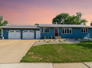 1014 W Center St, Madison, SD 57042