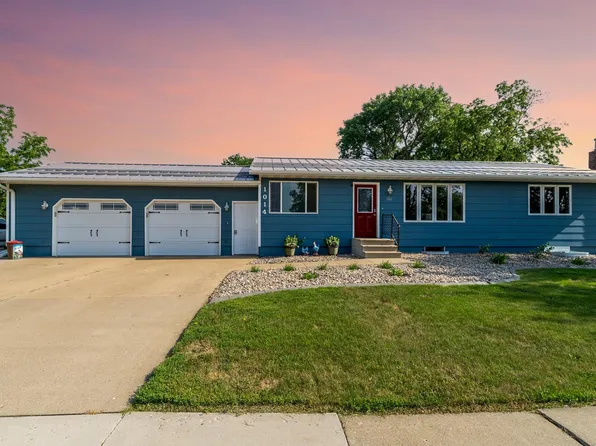 1014 W Center St, Madison, SD 57042