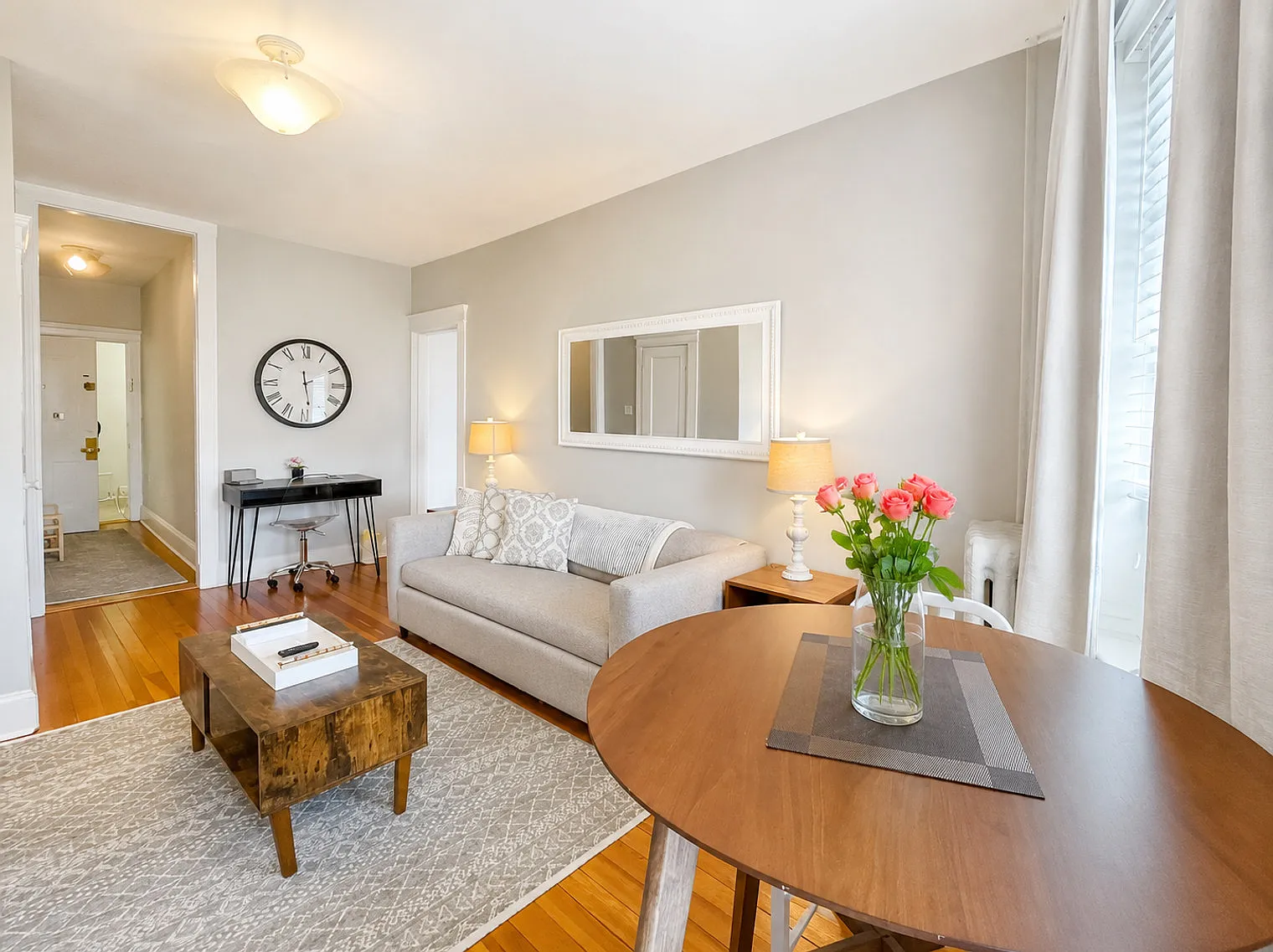 1 bed, 1.0 bath, 592 sqft, $3,141 — Photo 4