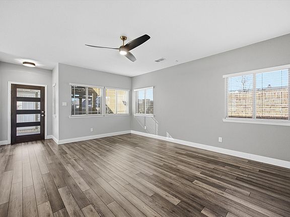 3rd image of 701 Presidio St