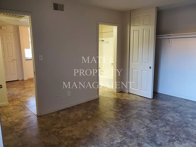 1313 Floyd Ave — Photo 18