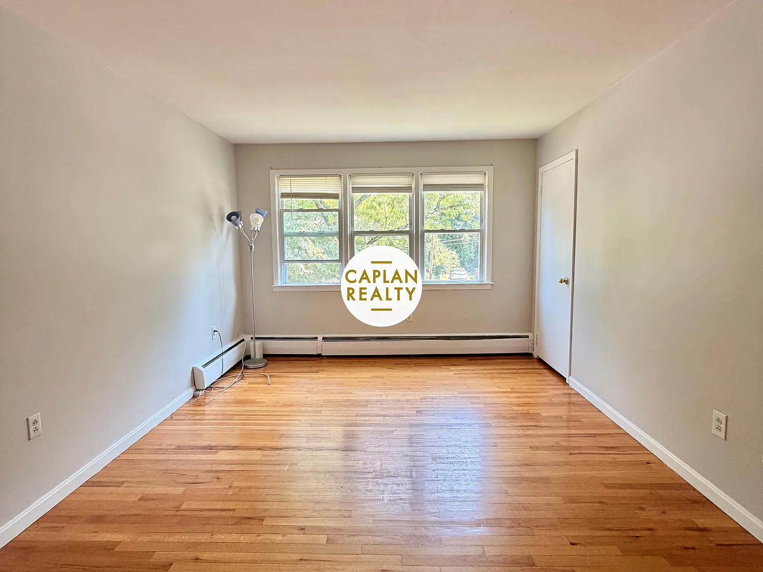 2 bed, 710 sqft, $1,600 — Photo 1