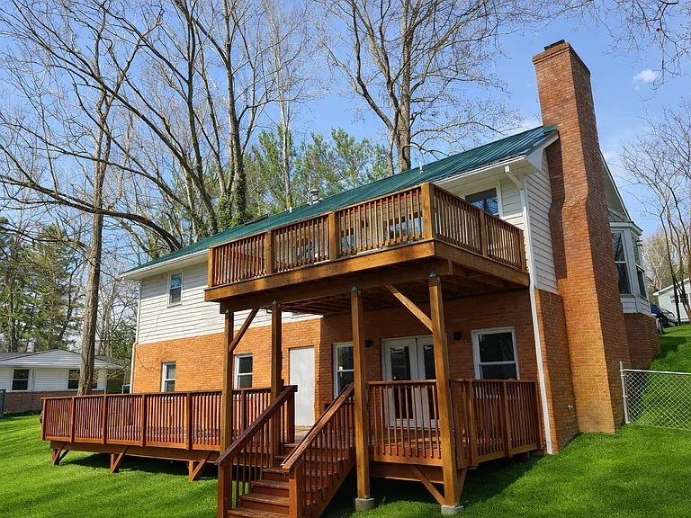 411 Patrick Henry Dr — Photo 36