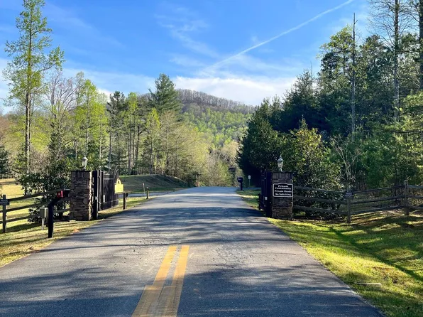 119 Croft Mountain Rd, Blairsville, GA 30512