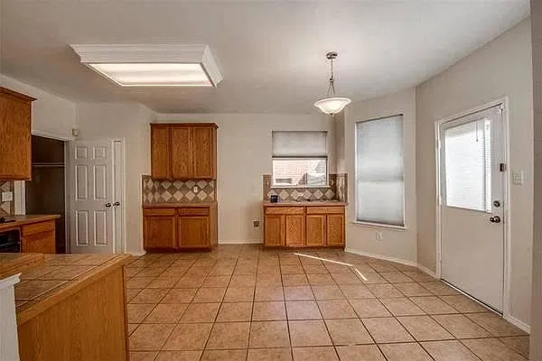 9904 Shelburne Rd — Photo 4