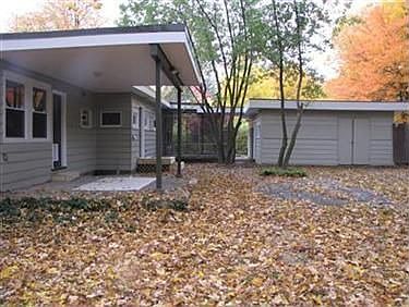 3rd image of 7753 Blackford Dr