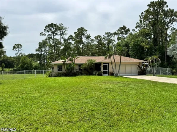 13 Wellington Ave, Lehigh Acres, FL 33936