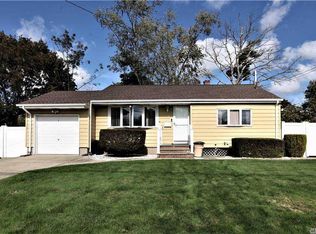 51 Van Buren St, Brentwood, NY 11717