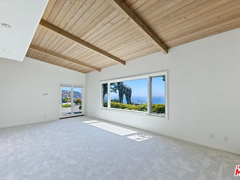 18244 Coastline Dr — Photo 5
