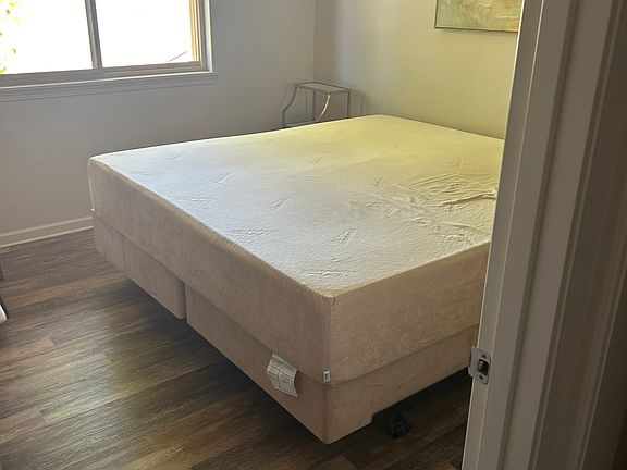 2 bedroom,Therapeutic bed available