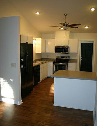 3rd image of 2806 W Ventura Ln