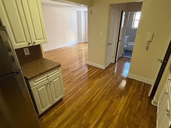 5th image of 8746 Chelsea St APT 3B