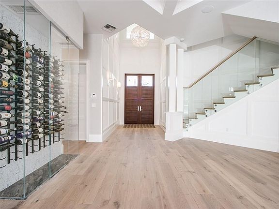 5th image of 297 Tropic Dr