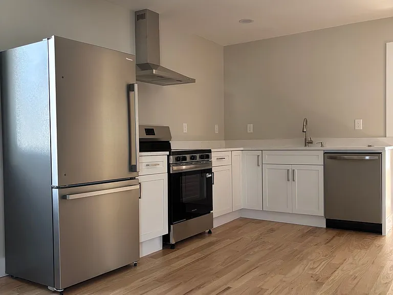 10-12 H St — Photo 1