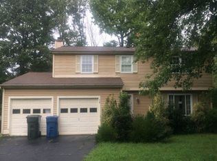 8458 Brass Knob Ct, Annandale, VA 22003