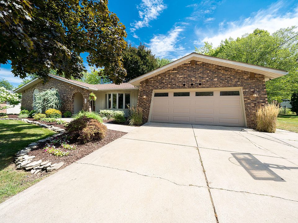 1st image of 163 Sorrento Dr