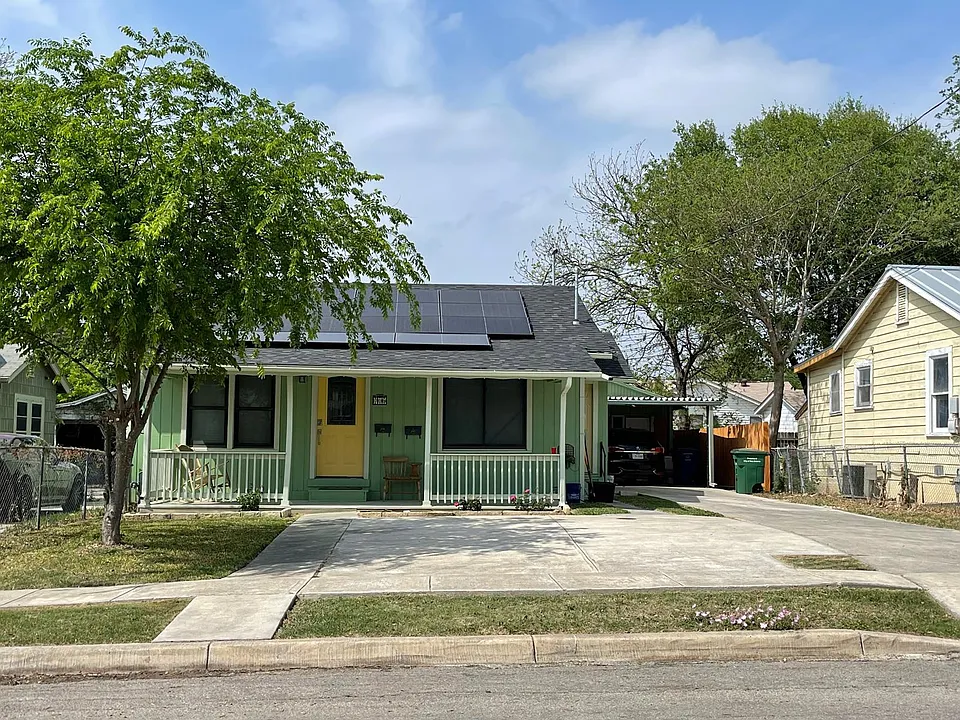 713 W Ridgewood Ct
