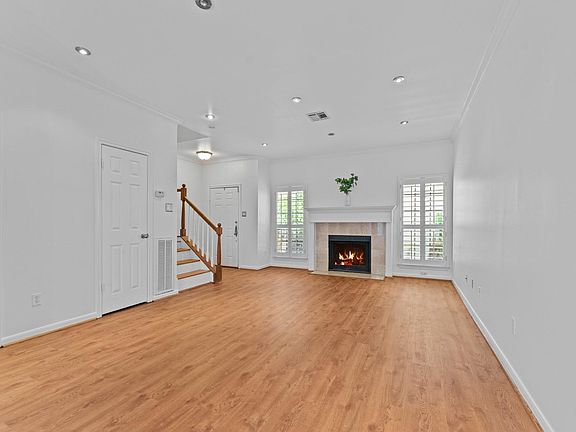 4th image of 3300 Bellefontaine St APT 42
