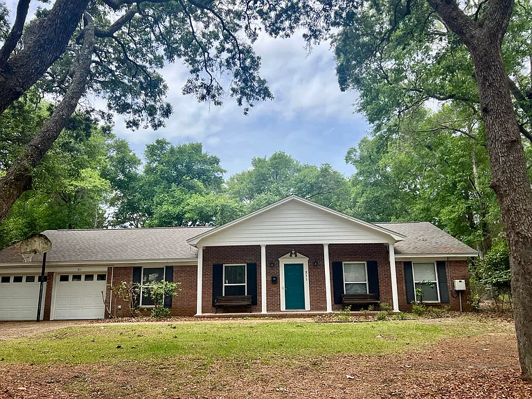 211 Cordoba St — Photo 20