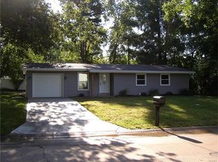 604 Wicklow Dr, Manchester, MO 63021