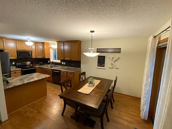 3rd image of 1054 11th Ave NE