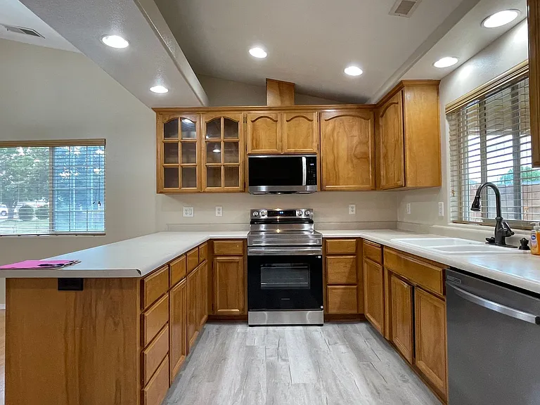 476 Teakwood Dr — Photo 9