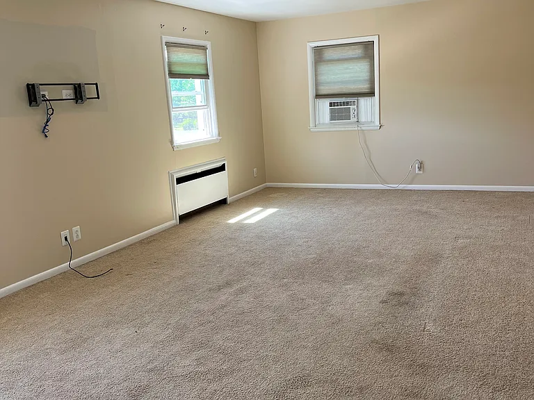 247 Main St — Photo 5