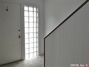 3rd image of 110 Danbury Dr