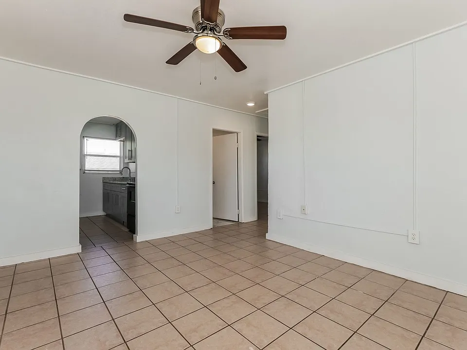 315 D St #3