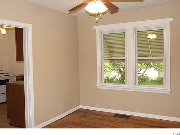 4th image of 9427 Minerva Ave