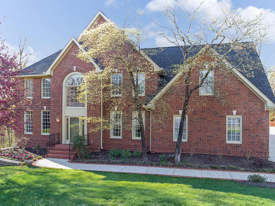 1st image of 2027 Riverwood Dr