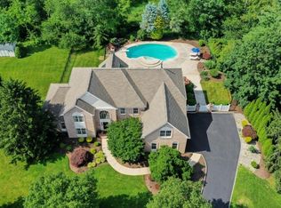 24 Montfort Dr, Belle Mead, NJ 08502