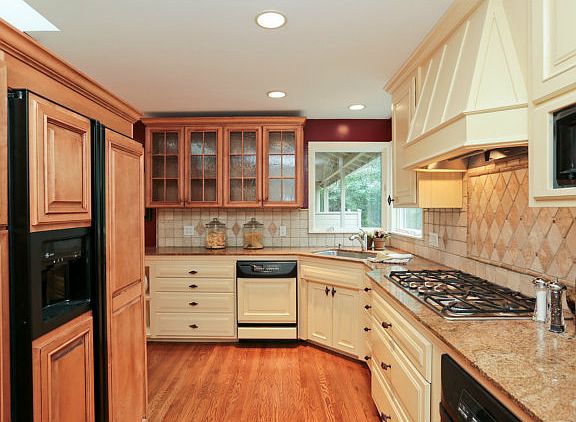 5th image of 440 Arlington Way