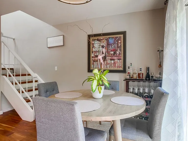 510 Turfwood Ln — Photo 10