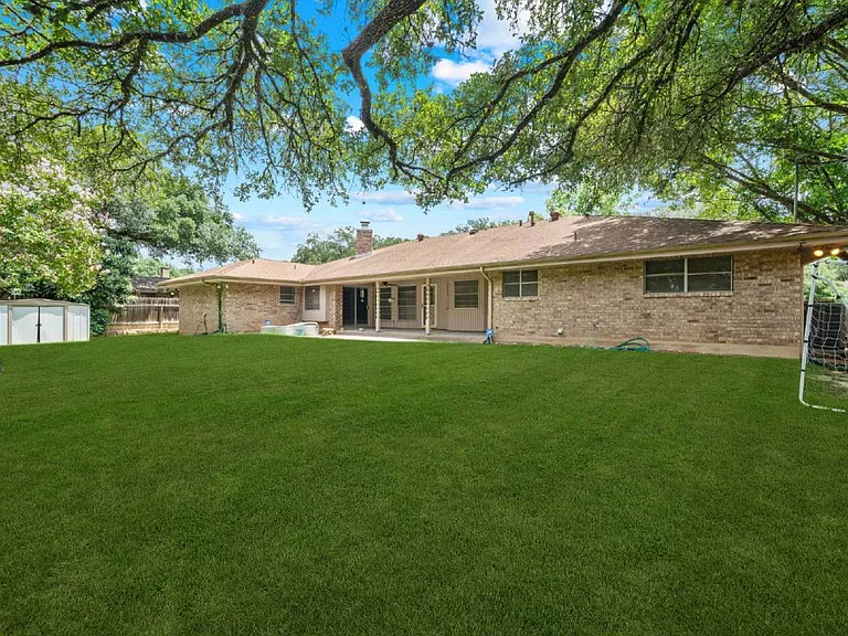 6015 Windhaven Dr — Photo 6