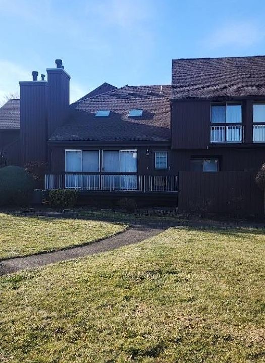 1st image of 3822 Bloomingdale Dr