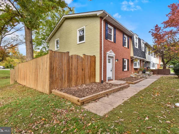 4517 Appledale Ct, Marshall, VA 20115