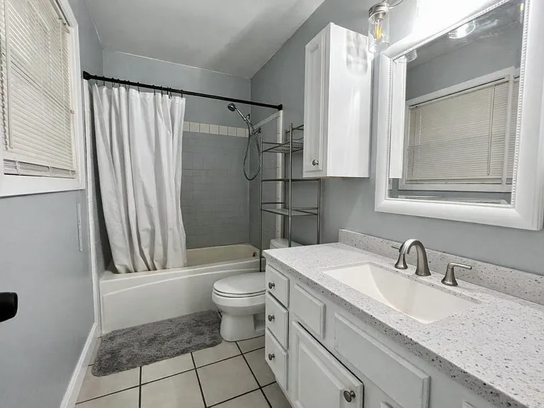 Master bedroom bathroom