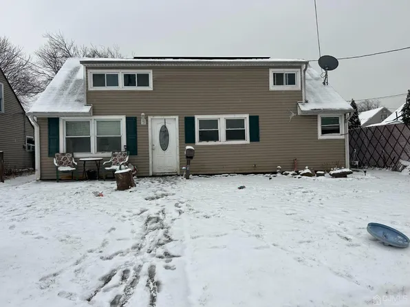 63 Sycamore St, Carteret, NJ 07008