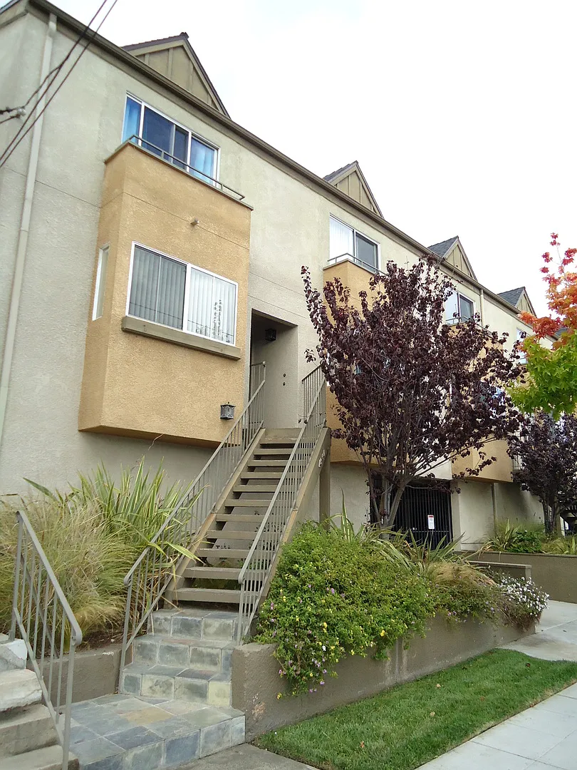Updated 1 BD, 1 BA Condo in Golden Hill w/ Parking! — Photo 1