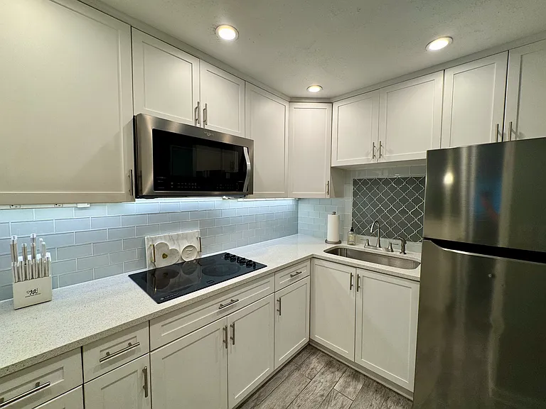221 13th Ave N #102 — Photo 5