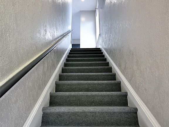 4th image of 2820 Herschel St