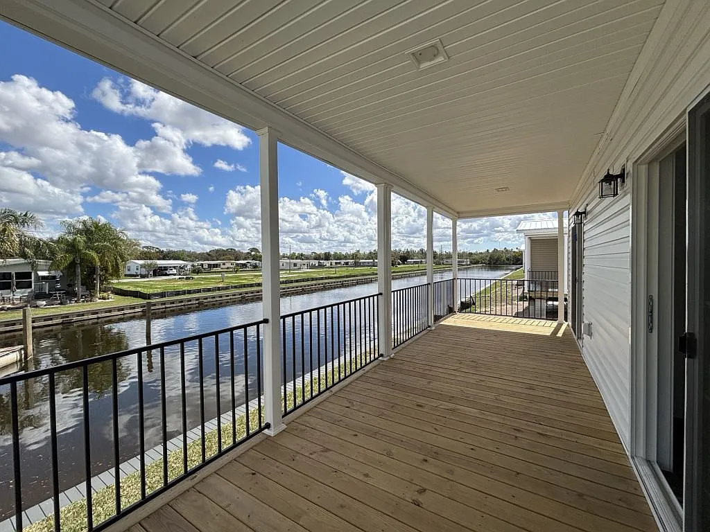 3 bed, 2.0 bath, 1564 sqft, $1,649 — Photo 3