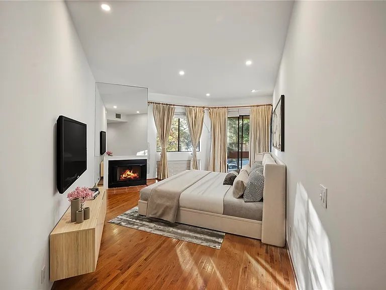 750 S Bundy Dr #108 — Photo 11
