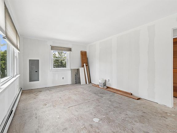 3rd image of 56 Inlet Road W
