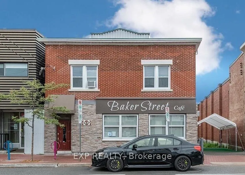 3 bed, $2,200 — Photo 1