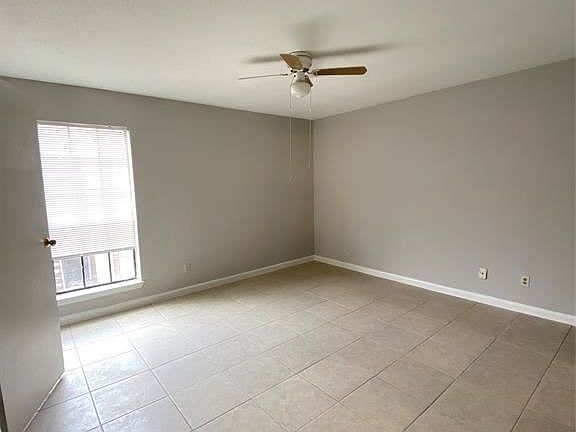 5th image of 12500 Sandpiper Dr APT 40