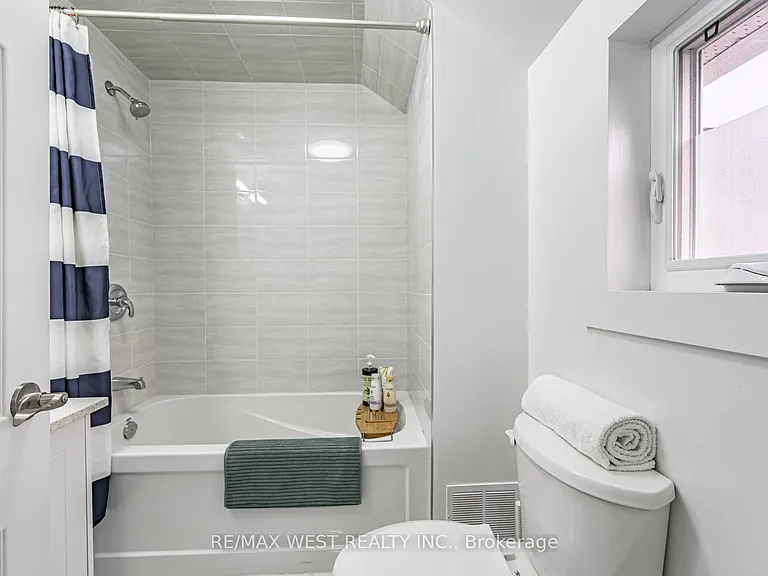 132 22nd St — Photo 5